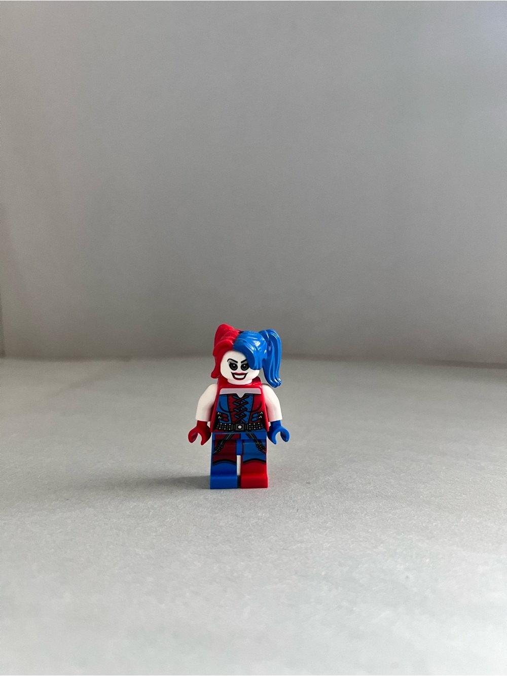 LEGO DC Comics Super Heroes Harley Quinn Minifigure
